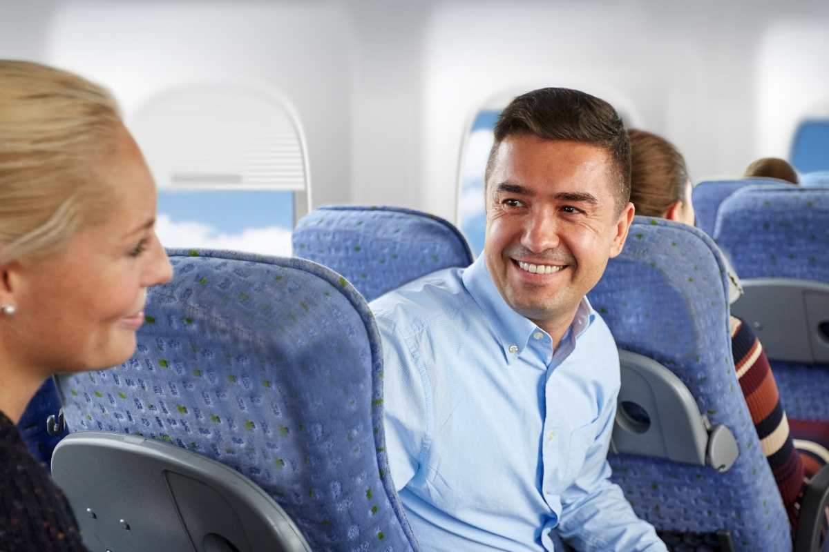 Persone all'interno di un aereo