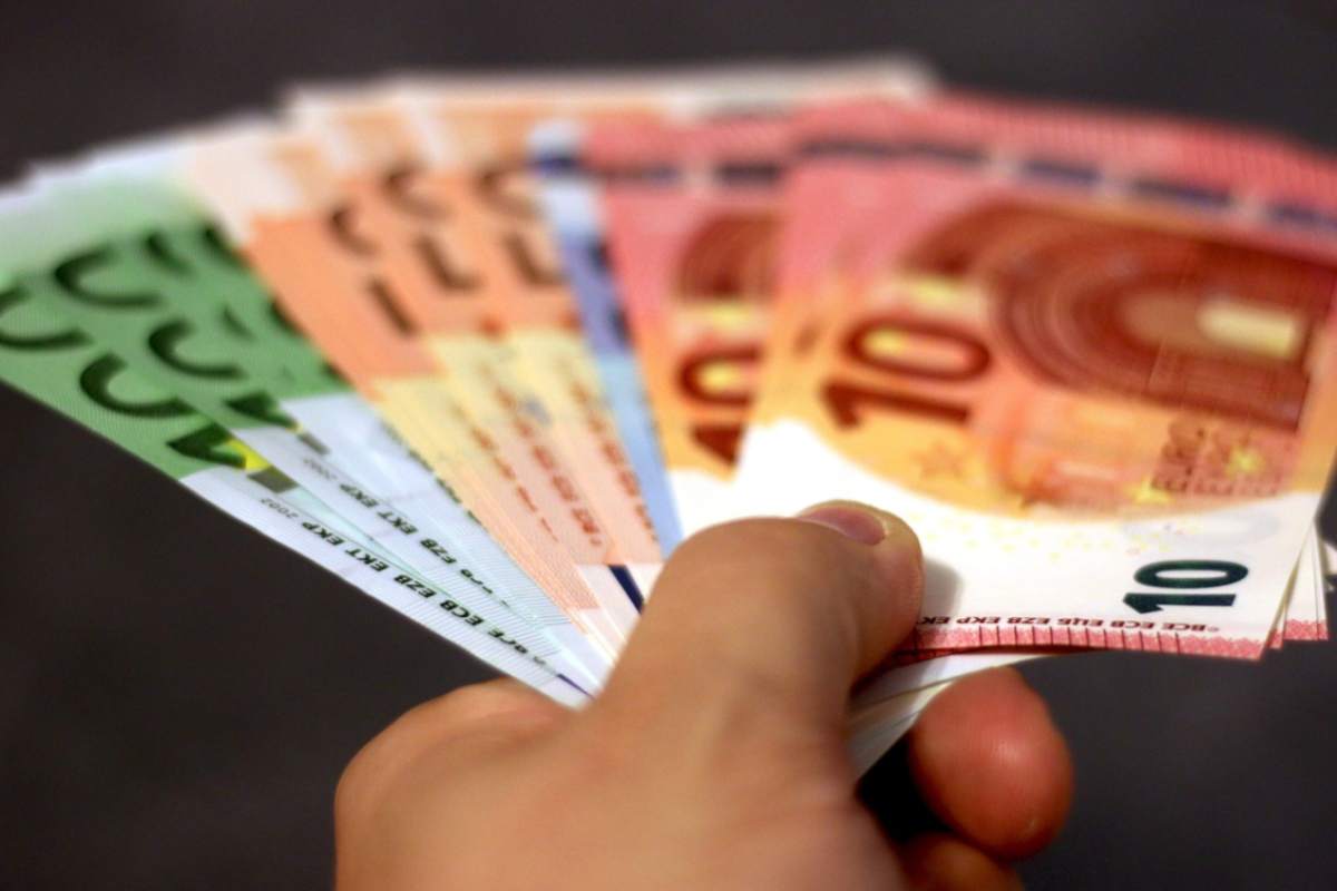 Busta paga sempre troppo bassa? Sei ancora in tempo per richiedere questi bonus: sono attivi fino a fine anno